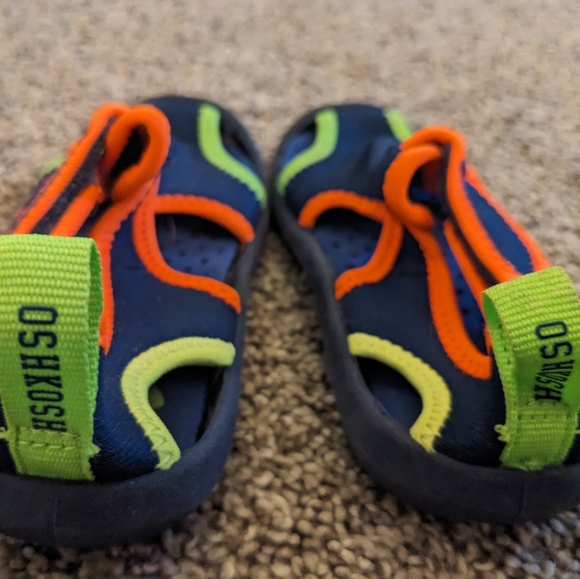 SUMMER READY - Oshkosh water shoes toddler 7 - Picture 5 of 6